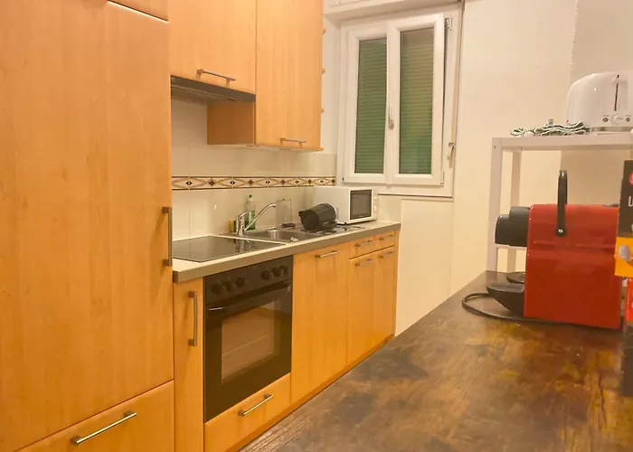 Bright & Fully Furnished Flat In * Lozanna