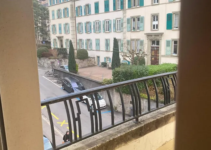 Bright & Fully Furnished Flat In * Lozanna